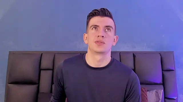 Snapshot of MikaelSlow chatting on January 18, 6:39 am MikaelSlow online show from January 18, 6:39 am