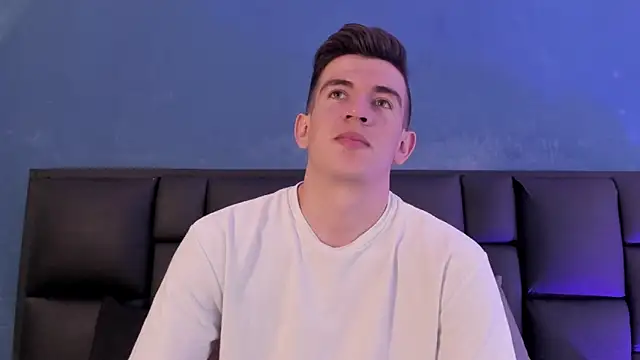 Snapshot of MikaelSlow chatting on January 19, 2:15 am MikaelSlow online show from January 19, 2:15 am