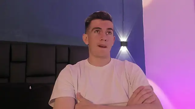 Snapshot of MikaelSlow chatting on February 11, 4:17 am MikaelSlow online show from February 11, 4:17 am