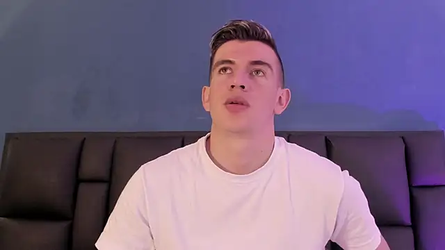 Snapshot of MikaelSlow chatting on February 12, 3:56 am MikaelSlow online show from February 12, 3:56 am