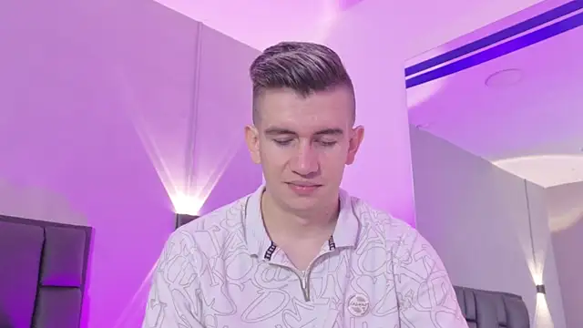 MikaelSlow online show from April 8, 4:34 am