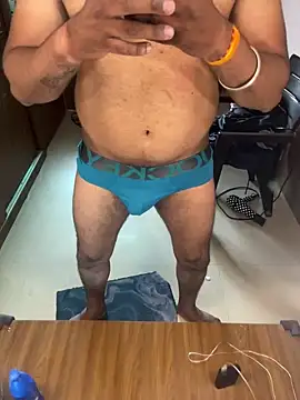 Snapshot of manoj1226 chatting on December 29, 8:11 am manoj1226 online show from December 29, 8:11 am