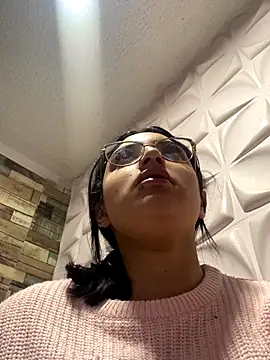 SophiaHilt0n online show from October 1, 12:33 pm