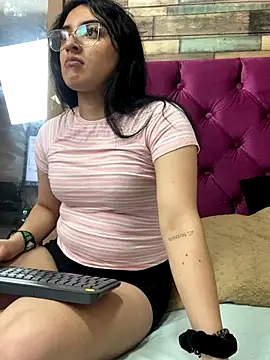 SophiaHilt0n online show from October 3, 1:19 pm