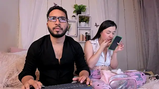 Idara and Edahi01 online show from February 12, 3:49 pm
