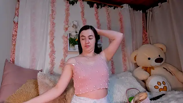 Idara and Edahi01 online show from November 7, 8:31 pm