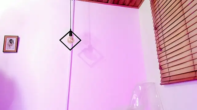 GENNESIS LOVE online show from December 19, 3:13 am