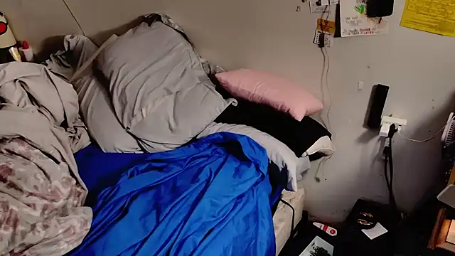 Snapshot of ROCKHARDDADDY86 chatting on January 13, 6:13 pm ROCKHARDDADDY86 online show from January 13, 6:13 pm