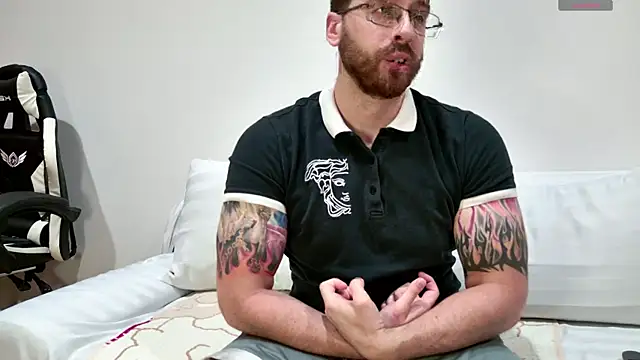 Snapshot of JayXCee_Official chatting on February 8, 2:49 pm JayXCee Official online show from February 8, 2:49 pm