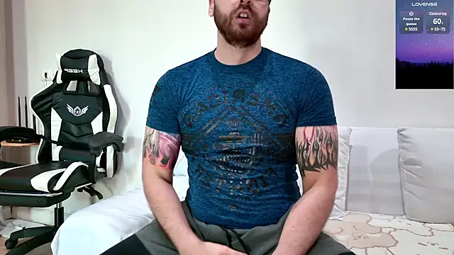 Snapshot of JayXCee_Official chatting on February 9, 3:11 am JayXCee Official online show from February 9, 3:11 am