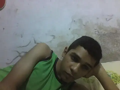 Snapshot of Leopardogonza chatting on May 20, 10:05 pm Leopardogonza online show from May 20, 10:05 pm