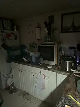 tongueispowerr6d9 online show from February 19, 9:05 am