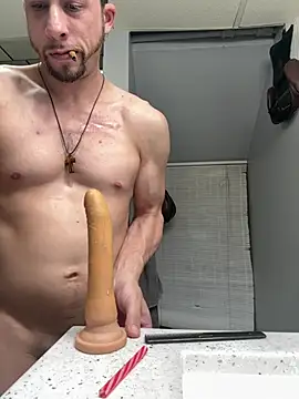 tongueispowerr6d9 online show from April 14, 4:29 am