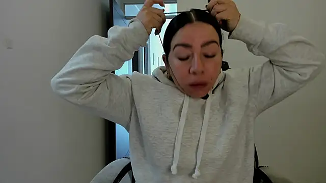 Snapshot of Im_coco chatting on May 8, 12:21 pm Im coco online show from May 8, 12:21 pm