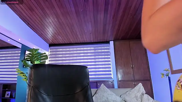 IsabellaaJoness online show from October 18, 11:44 am