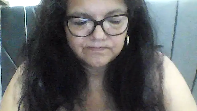 Snapshot of kassandra02 chatting on October 13, 3:45 pm kassandra02 online show from October 13, 3:45 pm