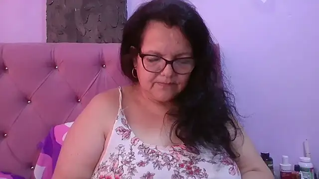 Snapshot of kassandra02 chatting on July 13, 1:36 pm kassandra02 online show from July 13, 1:36 pm