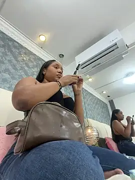 NaiomyLanes online show from March 26, 12:00 pm