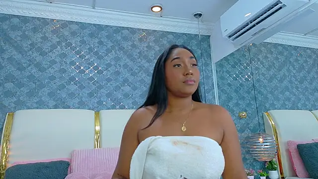 NaiomyLanes online show from April 13, 12:54 pm