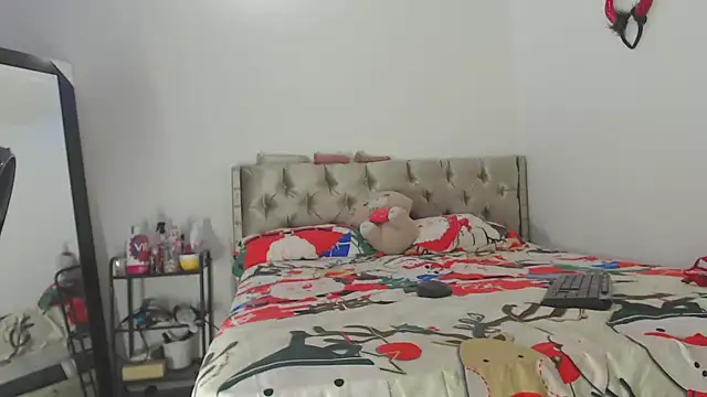 daniela starks online show from December 18, 11:11 pm