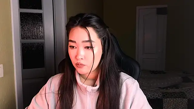 Erica Wayne online show from January 12, 1:27 pm