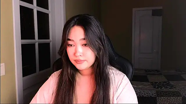 Erica Wayne online show from February 4, 11:49 am