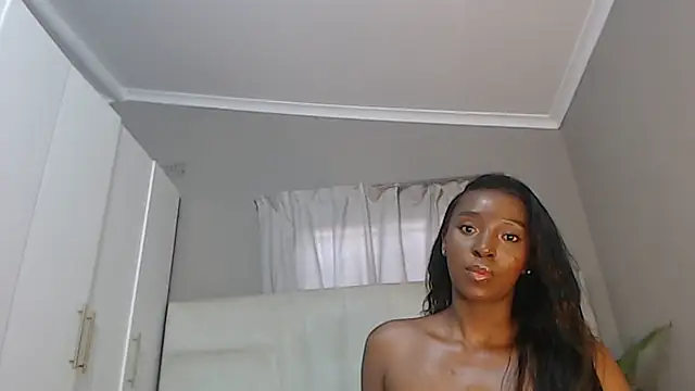 Snapshot of naughtyblackdolie chatting on December 5, 3:37 am naughtyblackdolie online show from December 5, 3:37 am