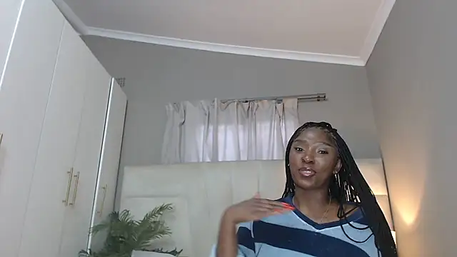 Snapshot of naughtyblackdolie chatting on October 5, 4:44 am naughtyblackdolie online show from October 5, 4:44 am