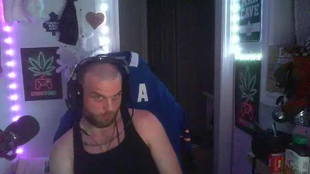 GeneralXMillyX online show from November 17, 7:03 am