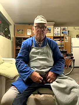 Snapshot of oldgayman chatting on September 17, 5:36 pm oldgayman online show from September 17, 5:36 pm