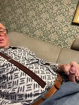 Snapshot of oldgayman chatting on October 7, 4:53 am oldgayman online show from October 7, 4:53 am