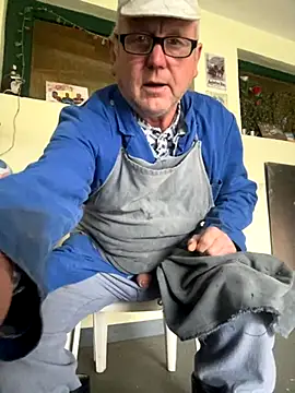 Snapshot of oldgayman chatting on October 28, 12:41 pm oldgayman online show from October 28, 12:41 pm