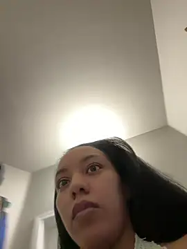 juicyyy323 online show from December 27, 12:18 am