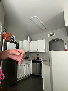 juicyyy323 online show from January 10, 11:29 pm