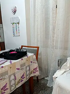 Snapshot of SexySweetPaola chatting on April 22, 7:22 am SexySweetPaola online show from April 22, 7:22 am