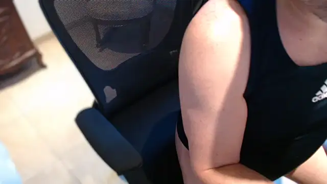 slzypvtpig online show from December 1, 1:05 pm