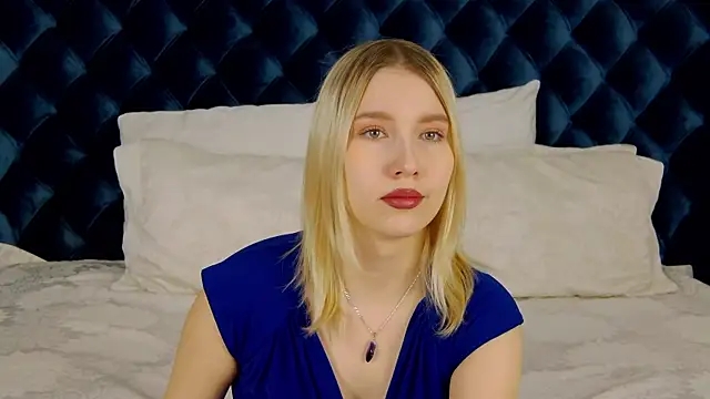 LiliLinn online show from January 18, 4:37 am