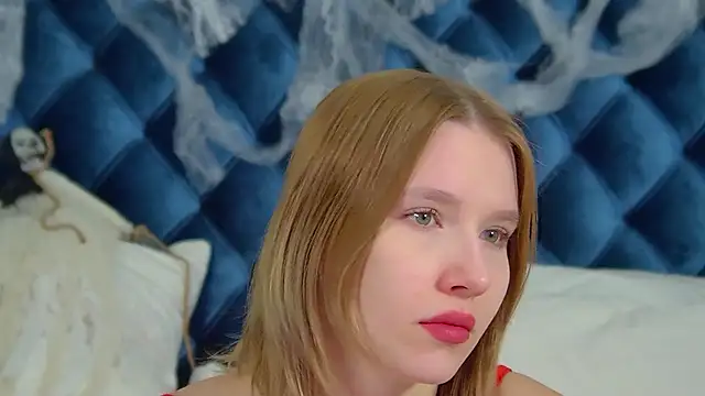 LiliLinn online show from October 25, 4:09 am