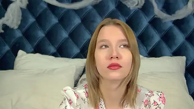 LiliLinn online show from November 3, 4:36 am