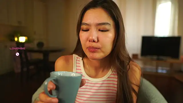 Snapshot of EmmaFisherf chatting on April 14, 5:02 am EmmaFisherf online show from April 14, 5:02 am