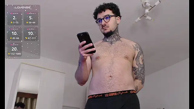 Snapshot of TattedCurls chatting on February 21, 2:39 am TattedCurls online show from February 21, 2:39 am