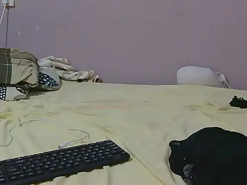 pretty dimplegirl online show from December 19, 1:51 pm