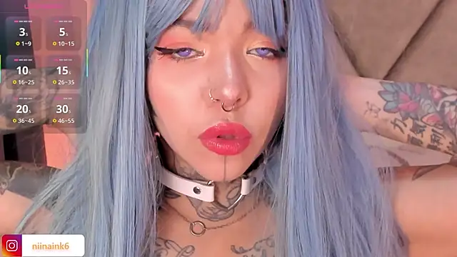 Snapshot of NinaInk chatting on October 14, 1:01 pm NinaInk online show from October 14, 1:01 pm