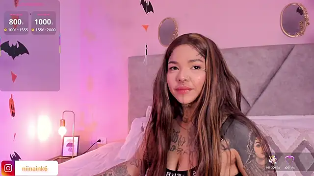 Snapshot of NinaInk chatting on October 17, 5:04 pm NinaInk online show from October 17, 5:04 pm