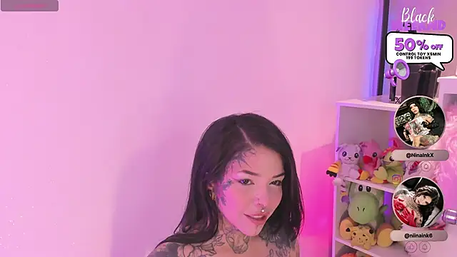 Snapshot of NinaInk chatting on November 30, 1:04 pm NinaInk online show from November 30, 1:04 pm