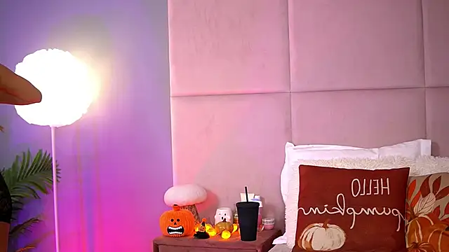 AlmaLuv online show from October 21, 3:51 am