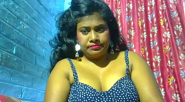 Snapshot of sexy_roma chatting on December 1, 6:19 pm sexy roma online show from December 1, 6:19 pm