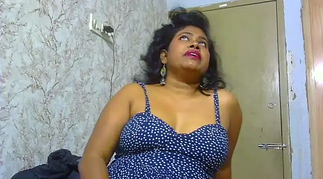 Snapshot of sexy_roma chatting on January 14, 11:31 am sexy roma online show from January 14, 11:31 am