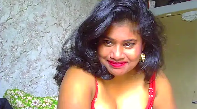 Snapshot of sexy_roma chatting on January 18, 4:15 am sexy roma online show from January 18, 4:15 am