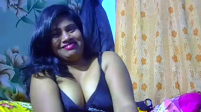 Snapshot of sexy_roma chatting on February 28, 6:41 pm sexy roma online show from February 28, 6:41 pm